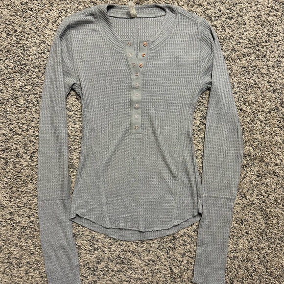 Free People One of the Girls Henley - Picture 6 of 6